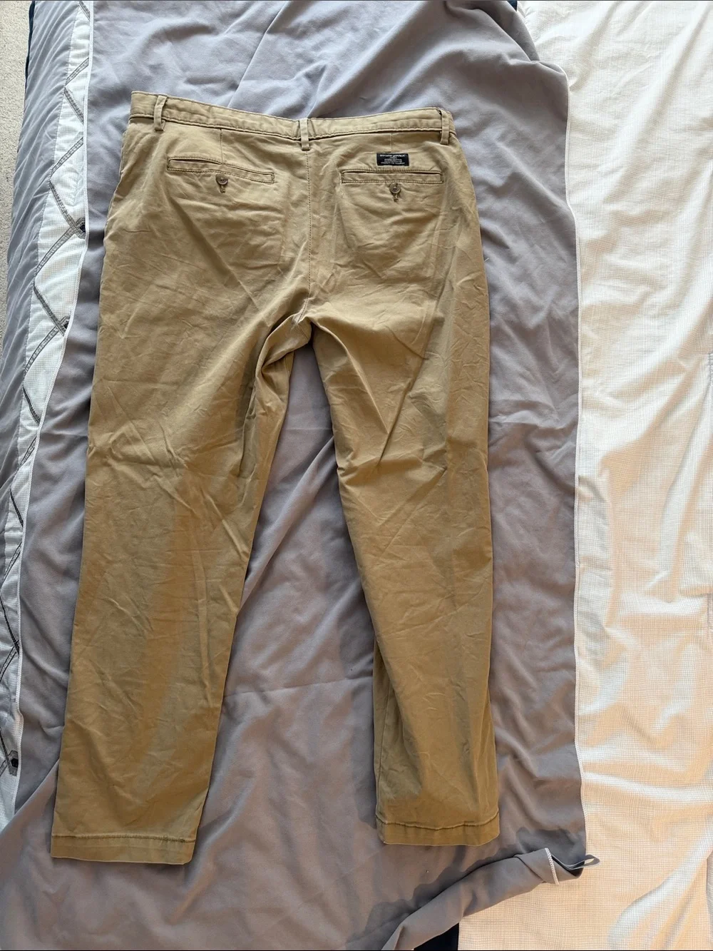 Banana Republic Men’s Khaki Tan Chino Pants